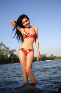 Elly Tran Ha more bikini pictures