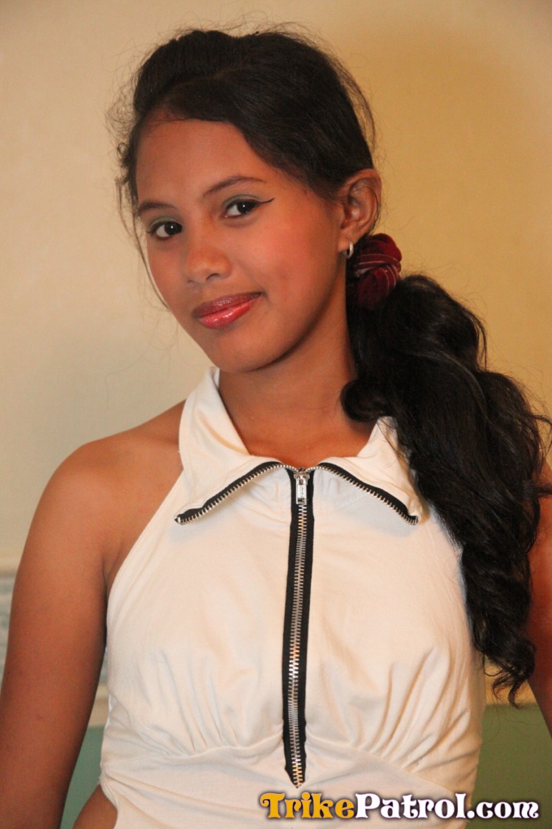 Older Asian Upskirt - Cute filipina teens upskirt pics - Teens In Asia