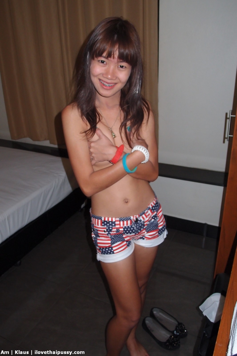 Thai Tiny Porn - Tiny little Thai teenie in short time sex pictures - Teens ...